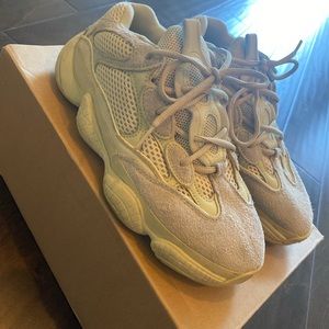 Yeezy Adidas 500 Super Moon Yellow Size 6. Worn but in great condition